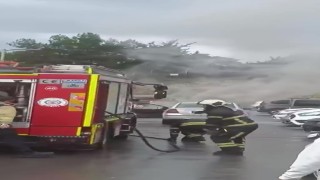 Hastane otoparkında otomobil yangını