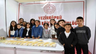 Hayalbaz öğrencilerden masal kitabı