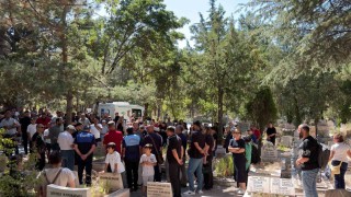 Hayatını kaybeden oyuncu Serhat Kılıç, Karşıyaka Mezarlığında defnedildi