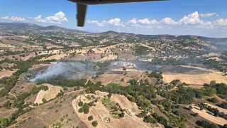 Helikopterler peşpeşe havalandı, yangın kontrol altına alındı