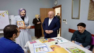 Hem üretiyor hem sosyalleşiyorlar