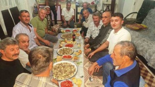 Hisarcık'ta asırlık gelenek: Avcılar tavşan etli tirit sofrasında buluştu