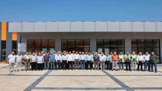Honazda muhtarlarla buluşan Çavuşoğlu; Birlikte karar vereceğiz, birlikte çalışacağız