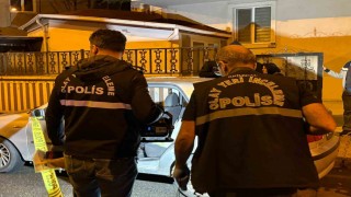 Husumetlisinin babasına ait otomobili kurşunladılar