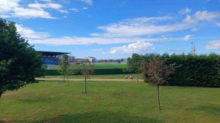 İçinde futbol sahası ve tribünü bulunan Türkiyenin ilk ve tek spor temalı Millet Bahçesi Trabzonda açılışa hazırlanıyor