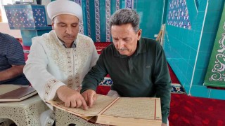 İlerlemiş yaşlarına rağmen Kur'an-ı Kerim öğrendiler