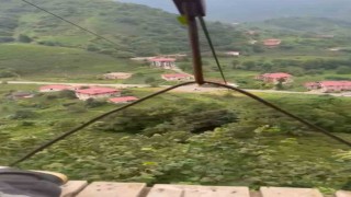 İlkel teleferikle 'heyecanlı' yolculuk