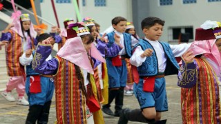 İlköğretim haftası kutlamalarında minik öğrenciler hünerlerini sergiledi