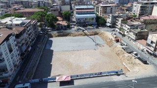 İncirliovadaki meydan projesi sürüyor