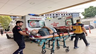 İnegöl'de çatıdan düşen kişi ağır yaralandı