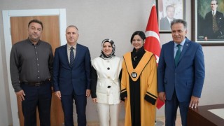 İnönü Üniversitesinde iki akademisyene cübbe giydirildi