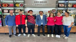 İşitme engelli milli badmintoncu Beren Su Ulus'tan Avrupa ikinciliği