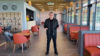 İskenderun'da gençlerin yeni buluşma noktası Genç Kafe'de çaylar ücretsiz