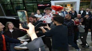 İsrailli rakibini yenerek dünya şampiyonu olan milli sporcuya coşkulu karşılama