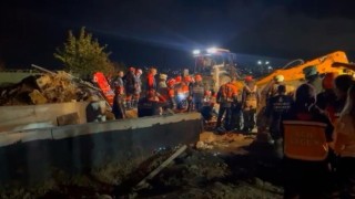 İstanbul Valiliğinden Büyükçekmece'deki göçükle ilgili açıklama: 3 kişi gözaltına alındı