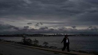 İstanbul'da gökyüzünü gri bulutlar kapladı