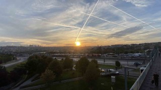 İstanbulda muhteşem gün doğumu mest etti