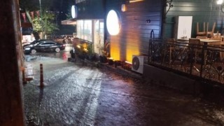 İstanbul'da sağanak yağış etkili oluyor