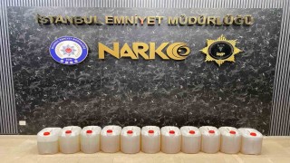 İstanbul'da tırın yakıt deposunda 224 kilo sıvı metamfetamin ele geçirildi