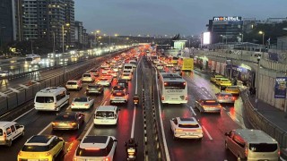 İstanbul'da trafik yoğunluğu yüzde 76'ya ulaştı