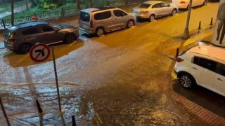 İstanbul'da yollar göle döndü