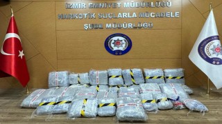 İzmirde bir evde 80 kilo uyuşturucu ele geçirildi