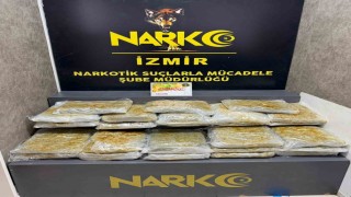 İzmirde zehir tacirlerine ikili darbe: Kilolarca zehir ele geçirildi