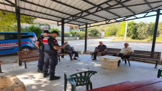 Jandarma dolandırıcılık olaylarına karşı vatandaşları bilgilendirdi