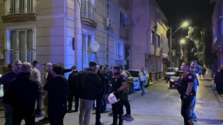 Kalabalık gruba laf attı, dayak yedi: Silahı çekip yanlışlıkla kendini vurdu