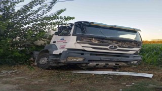 Kalp krizi geçiren beton mikserinin sürücüsü hastanede hayatını kaybetti