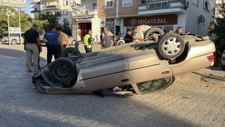 Kamyonet ile çarpışan otomobil ters döndü: 1 yaralı