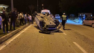 Kamyonetle çarpışan otomobil takla attı: 2 yaralı