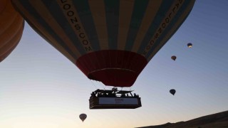 Kapadokyada balonlar rahim ağzı kanserine karşı farkındalık için havalandı