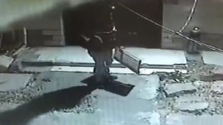 Karabük'te demir mazgal hırsızlığı kamerada