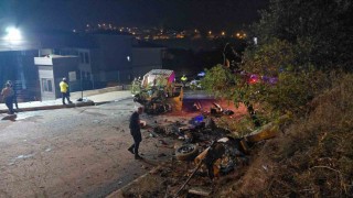 Karabük'te işçi servisi elektrik direğine çarptı: 6 yaralı
