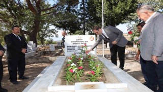 Karacasu'da şehit Akar mezarı başında anıldı