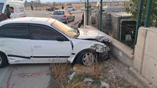 Karaman'da 3 kişinin yaralandığı kaza kamerada