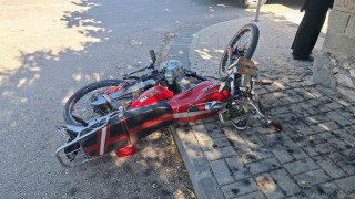 Karaman'da hafif ticari araçla motosiklet çarpıştı: 1 yaralı