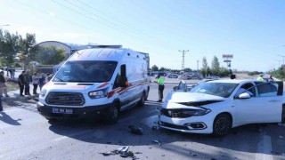 Karamanda otomobiller çarpıştı: 6 yaralı