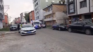 Kars'ta motosikletli saldırgan dehşeti: 1'i kadın 2 kişi silahla yaralandı