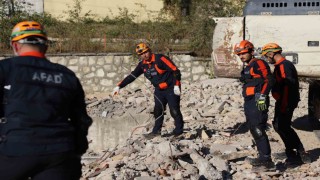 Kastamonu'da habersiz yapılan bina göçmesi tatbikatı başarıyla tamamlandı