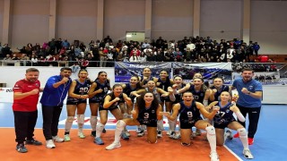 Kayseri Atletikspor Voleybol takımı evinde kazandı
