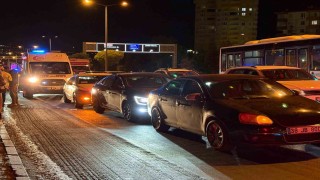 Kayseride 3 otomobil çarpıştı: 1 yaralı