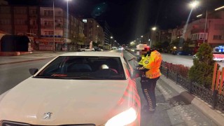 Kayseride otomobiliyle uyuyakalan sürücüye 25 bin TL idari para cezası yazıldı
