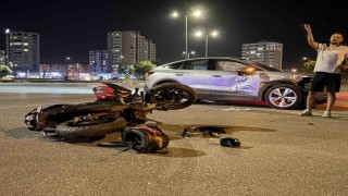 Kayseride otomobille çarpışan motosikletin sürücüsü yaralandı