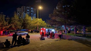 Kayseride parkta çocuklar arasında bıçaklı kavga: 1i ağır 3 yaralı