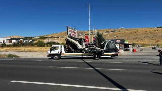 Kayseride yolcu otobüsü ile minibüs çarpıştı: 3 yaralı