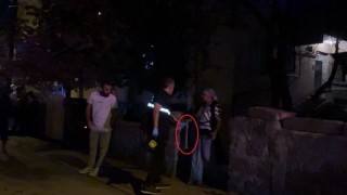 Kayserideki bıçaklı kavgada ölen şahsın, olay öncesi keserle yürüdüğü anlar kameraya yansıdı