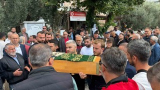 Kazada hayatını kaybeden hamile anne, 3 yaşındaki kızı ve bebeği toprağa verildi