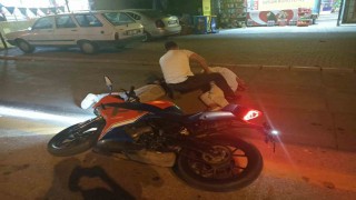 Keçiören'de motosiklet çalan 2 hırsız kamerada